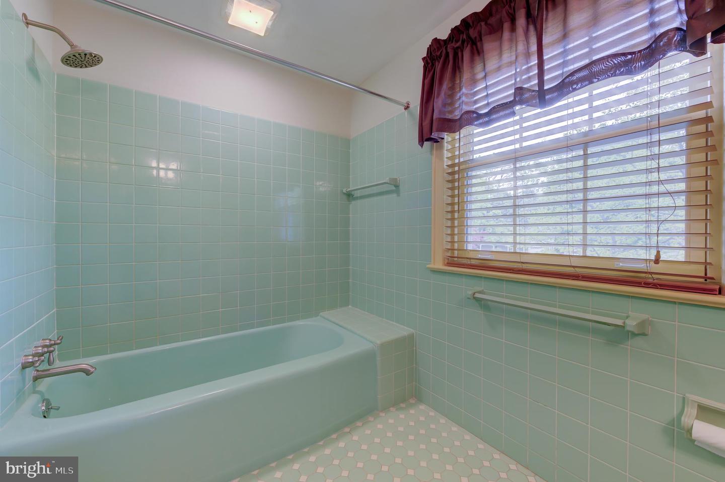 19 Farm Rd Property Photo 27