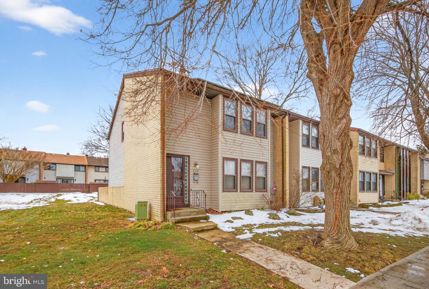 525 Fairfield Rd Property Photo 1