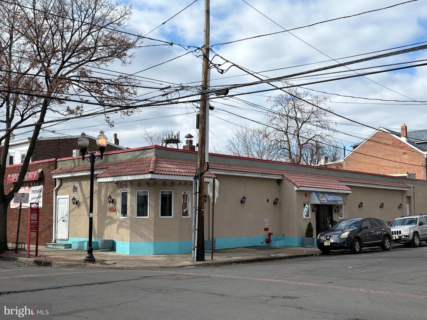 762 Roebling Ave Property Photo 1