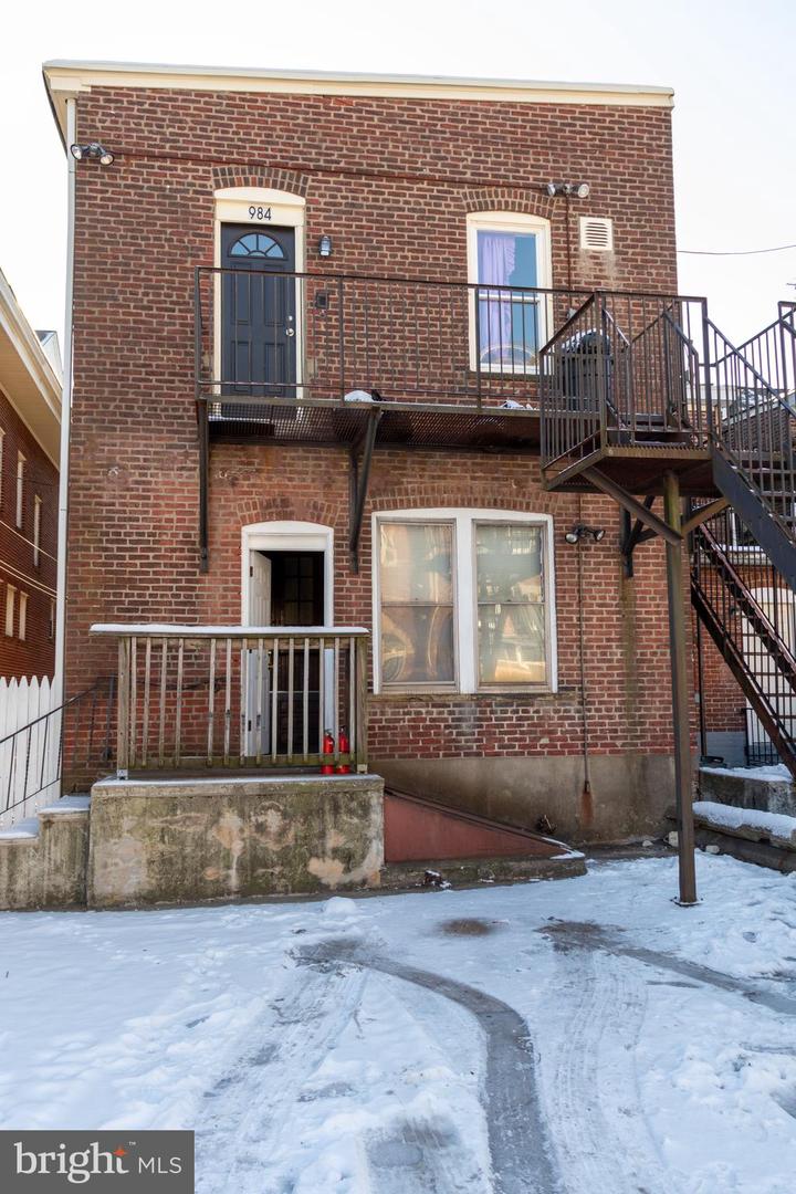 984 S Broad St Property Photo 6