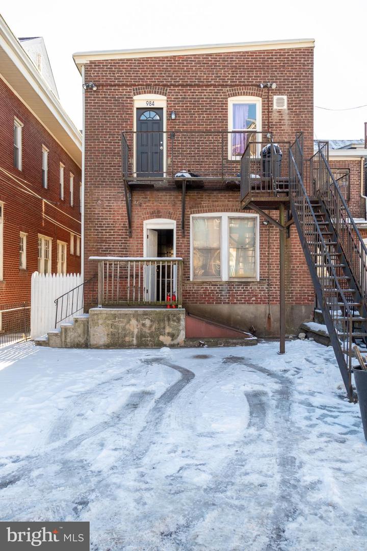 984 S Broad St Property Photo 7