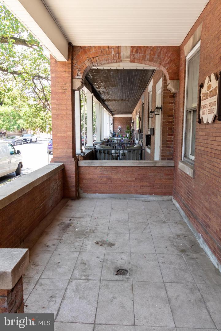 984 S Broad St Property Photo 10