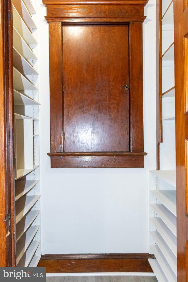 984 S Broad St Property Photo 25