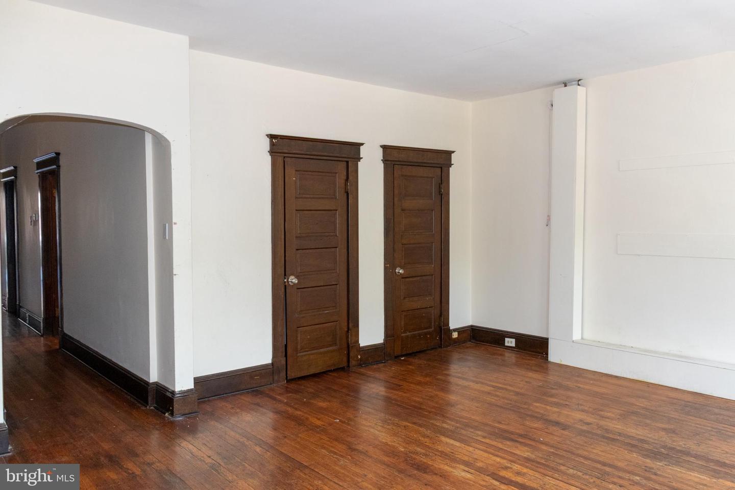 984 S Broad St Property Photo 29