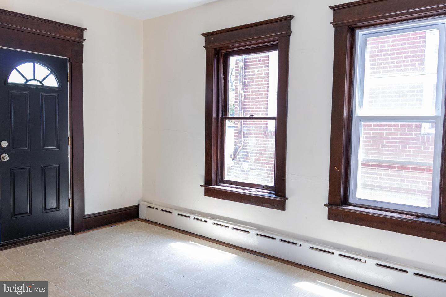 984 S Broad St Property Photo 35