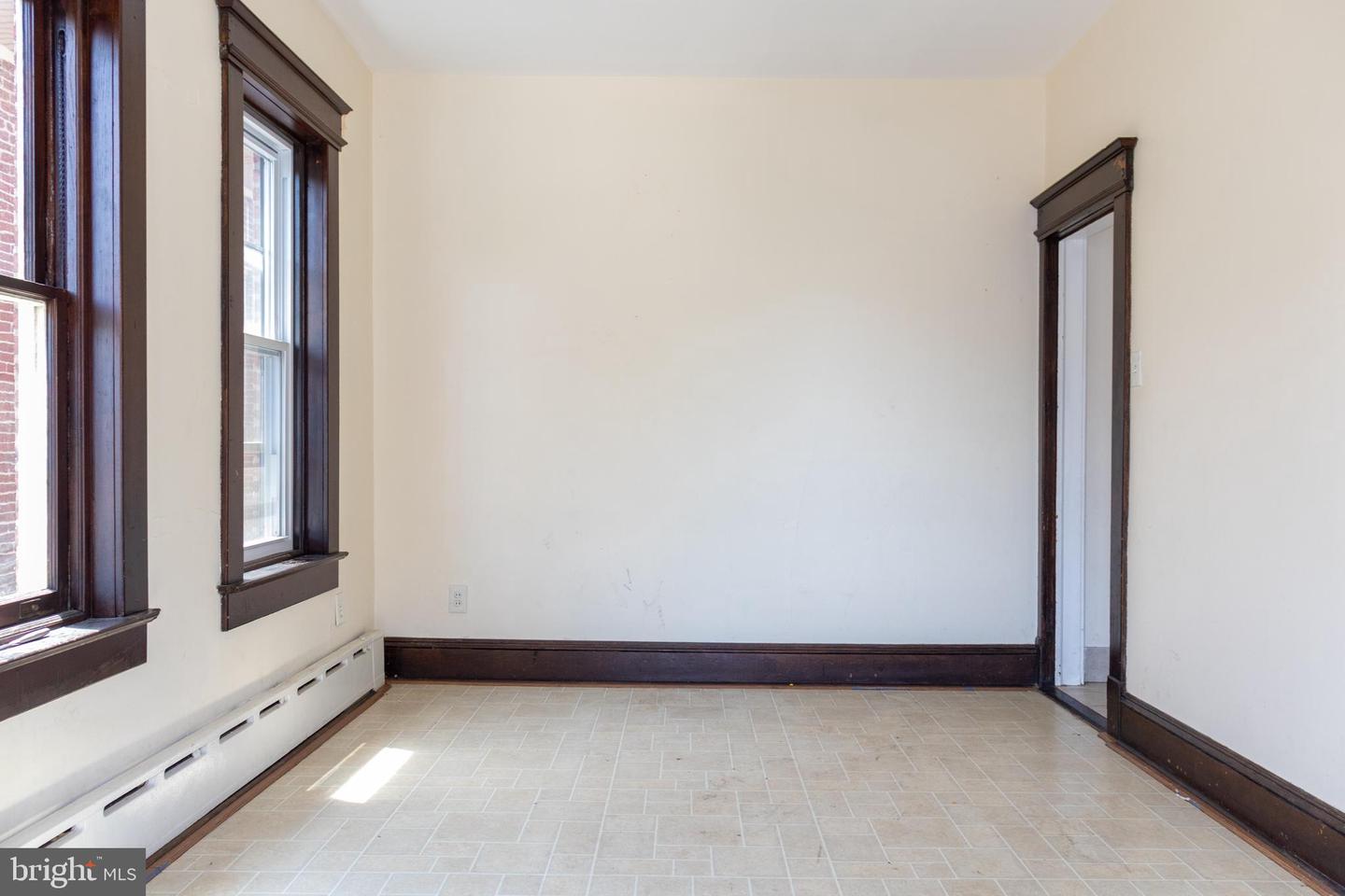 984 S Broad St Property Photo 36