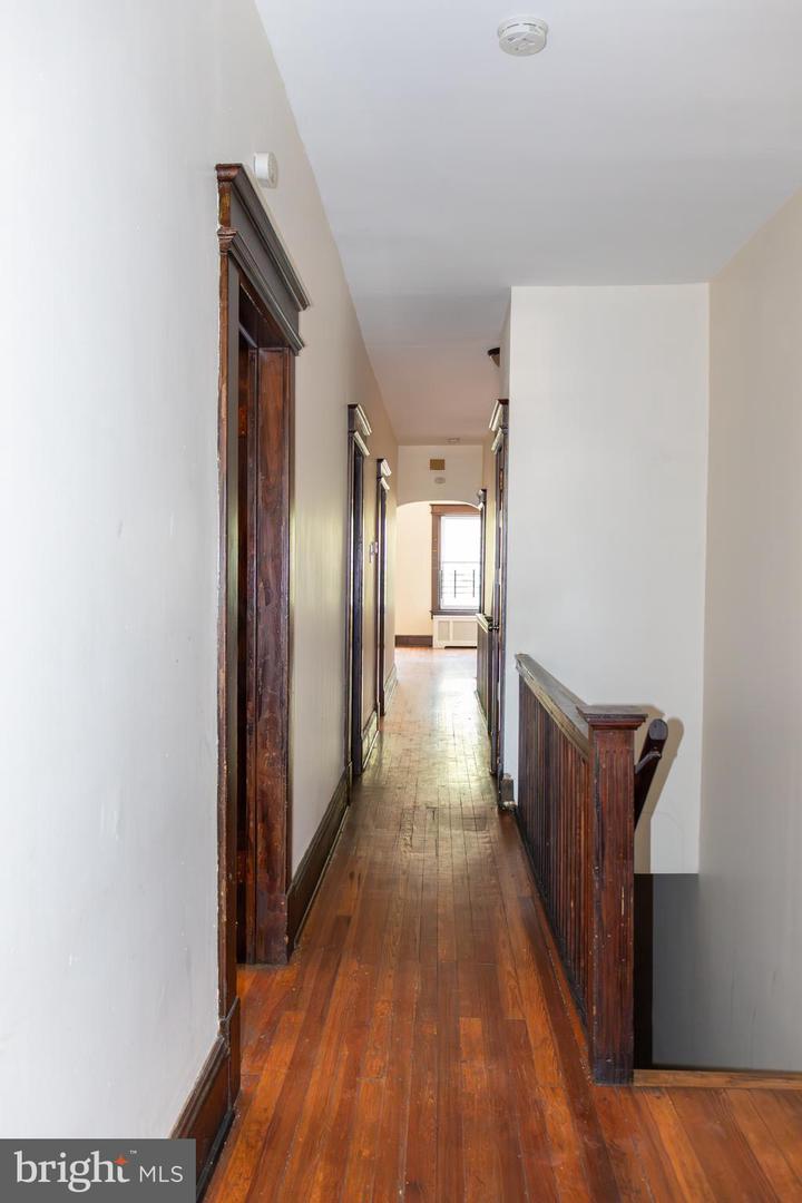 984 S Broad St Property Photo 38