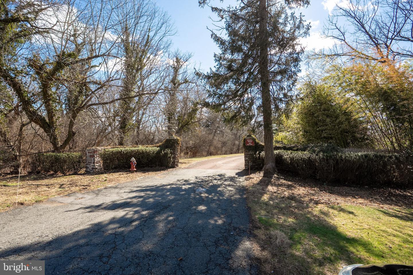 5 Landfall Ln Property Photo 1