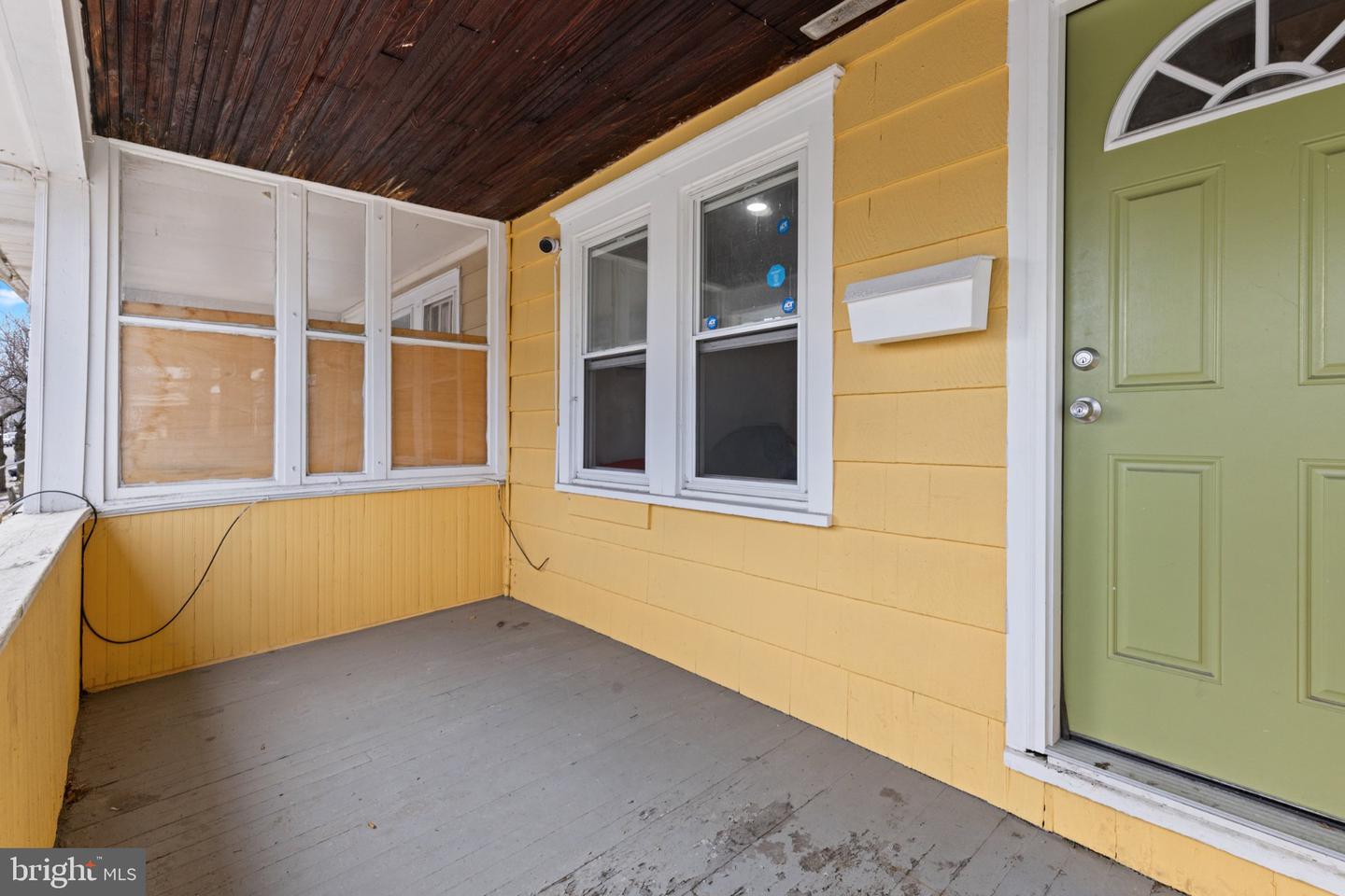 433 S Logan Ave Property Photo 2
