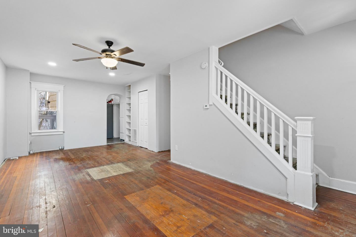433 S Logan Ave Property Photo 14
