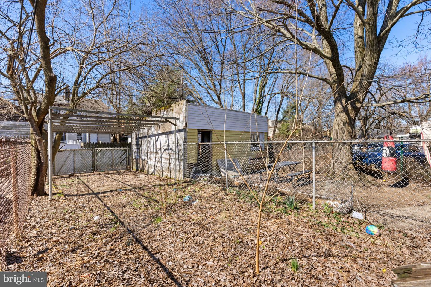 433 S Logan Ave Property Photo 27