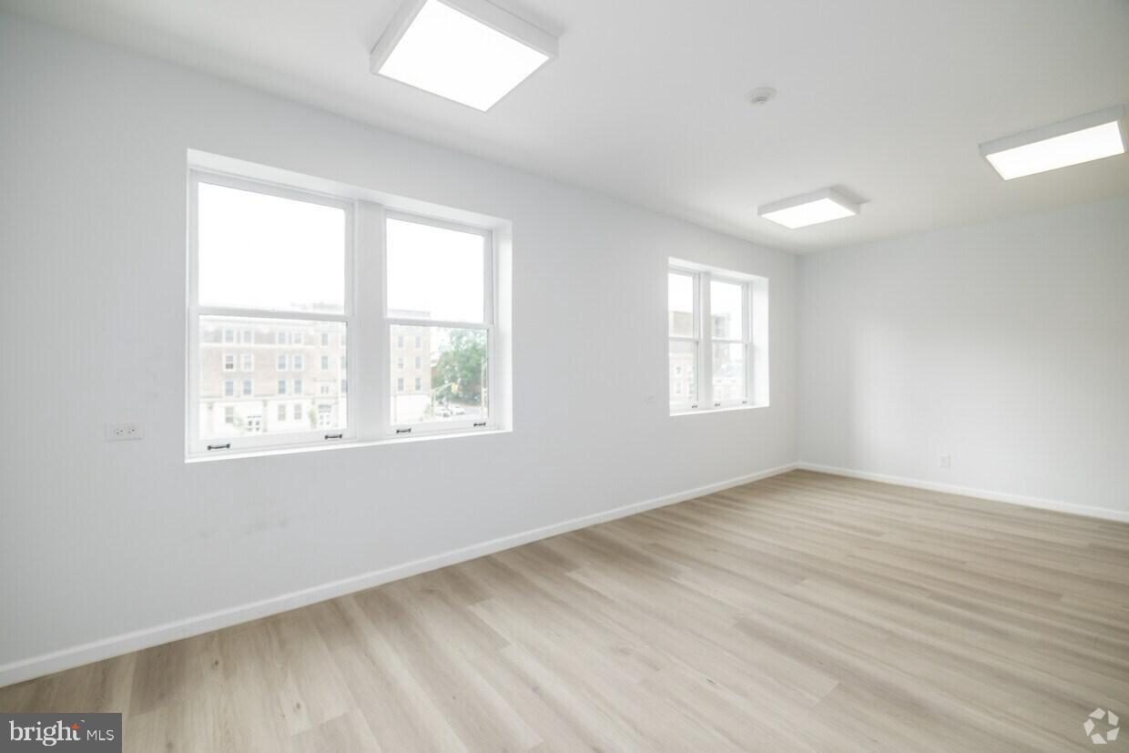 219 E Hanover #202 Property Photo 17