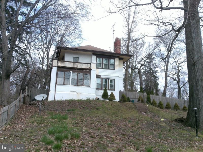 826 Edgewood Ave Property Photo 1