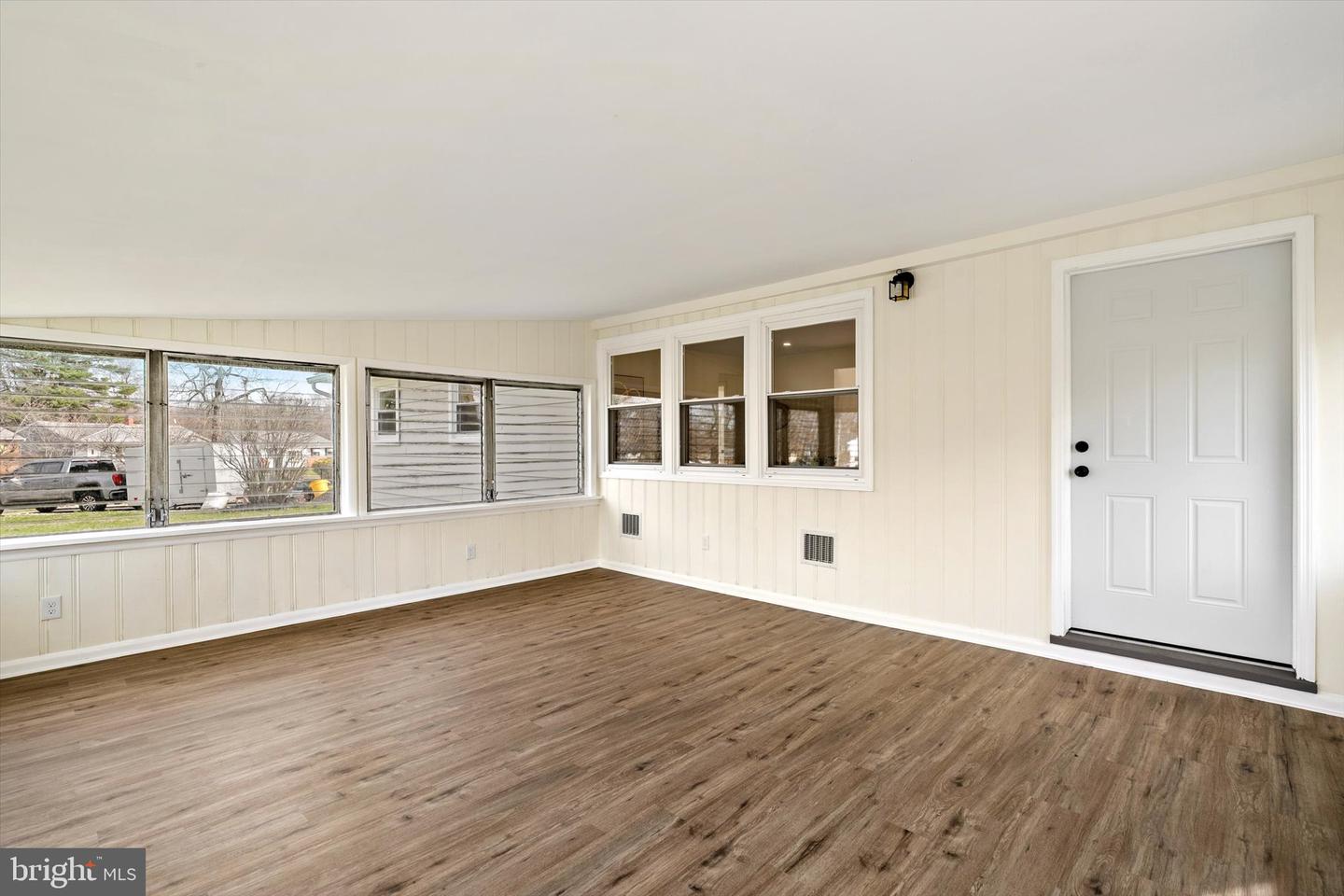 2 Shelburne Dr Property Photo 4
