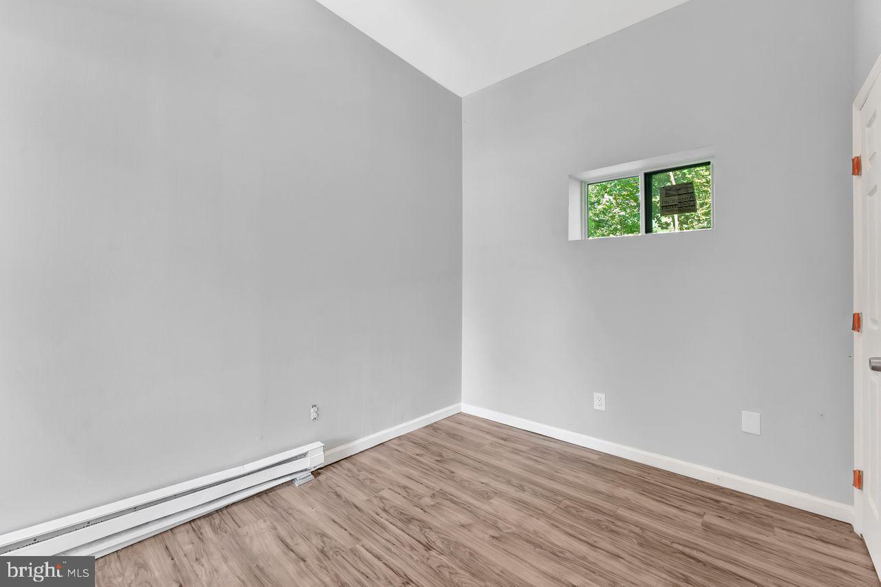 609 Brunswick Ave Property Photo 21