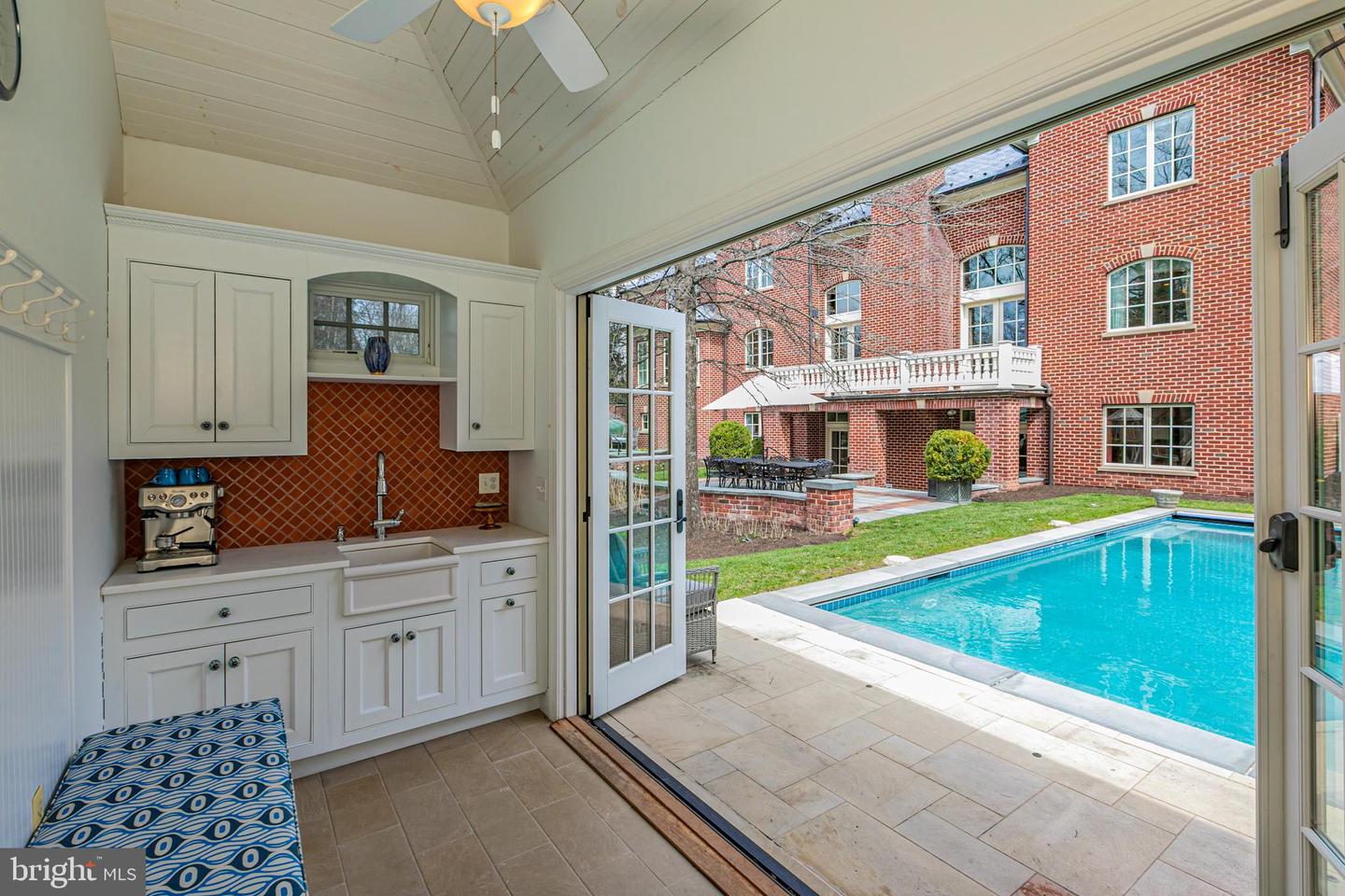 178 Library Pl Property Photo 36