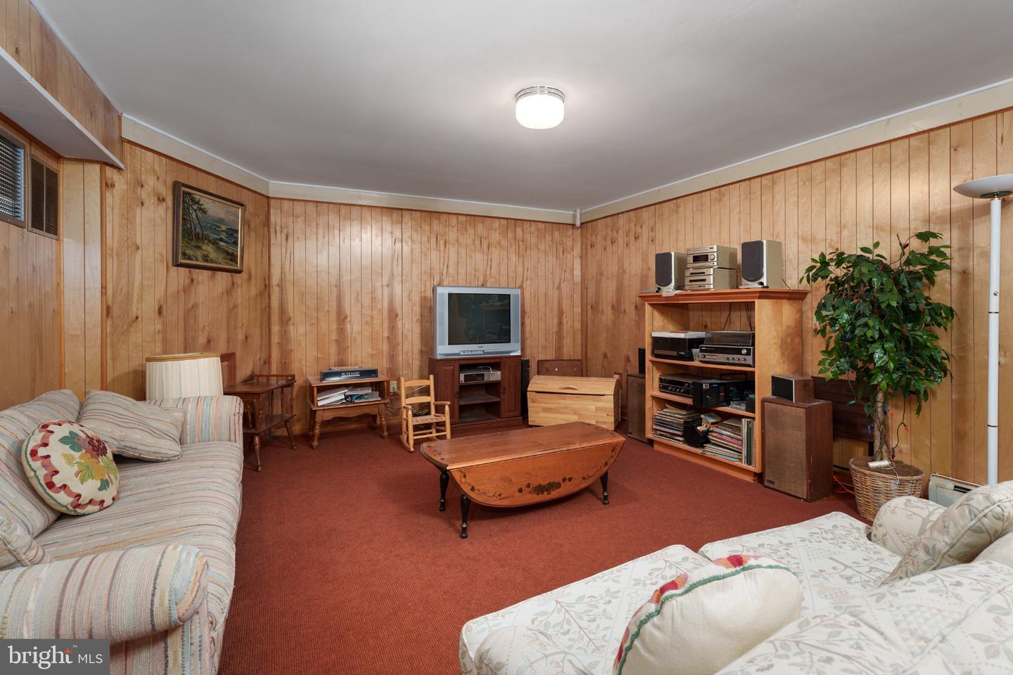 NJME2075072 Property Photo 43