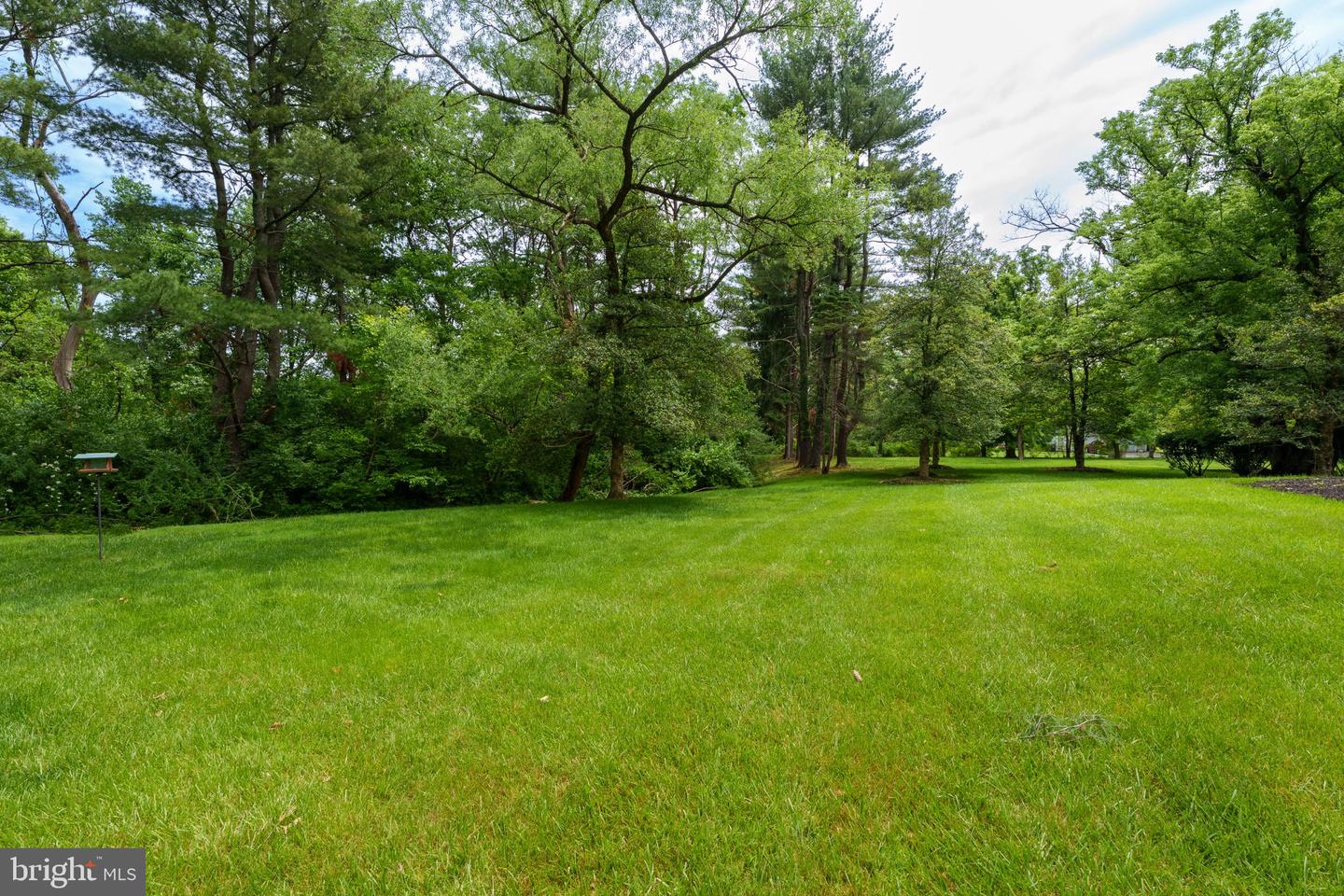 NJME2075072 Property Photo 50