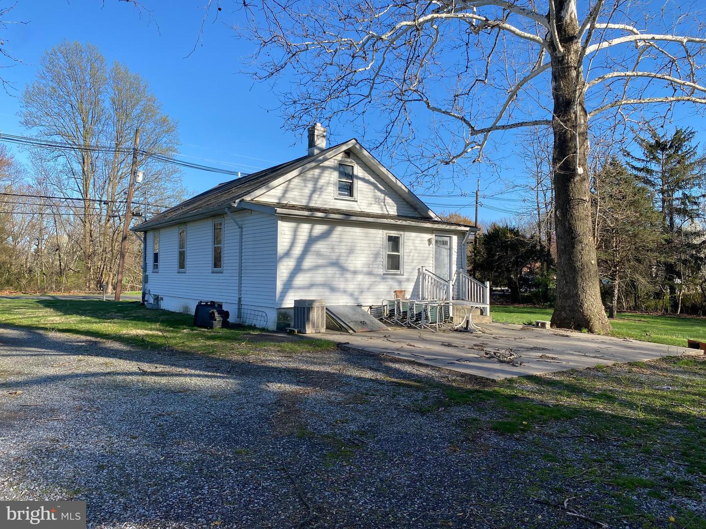 4371 Crosswicks Hamilton Square Rd Property Photo 4