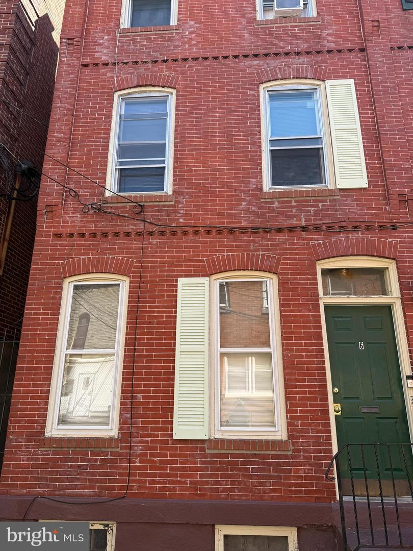 6 Peace St Property Photo 1
