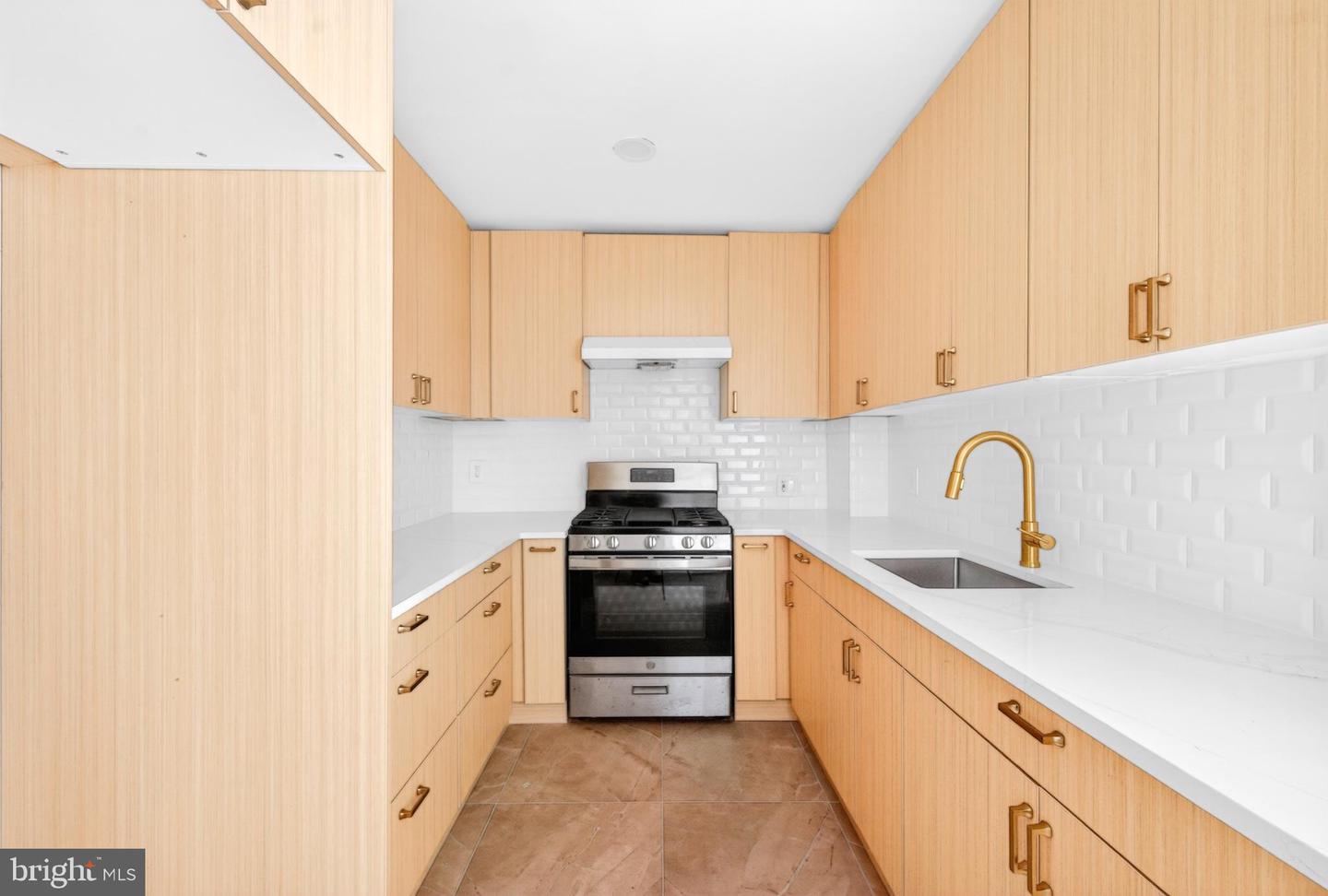 221 Highland Ave Property Photo 17