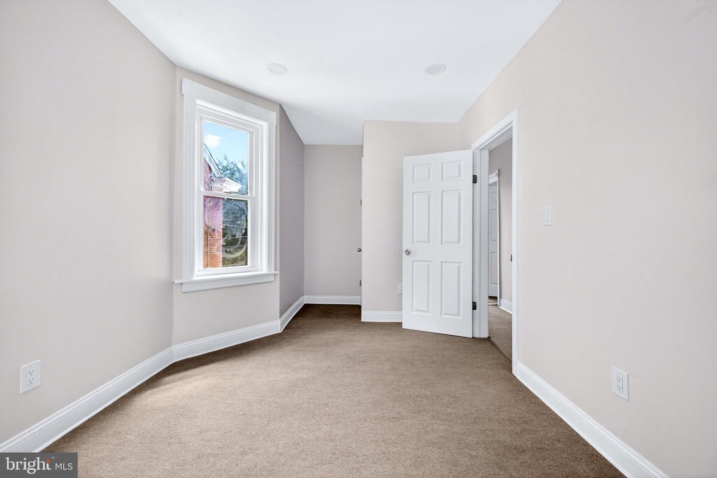 221 Highland Ave Property Photo 20