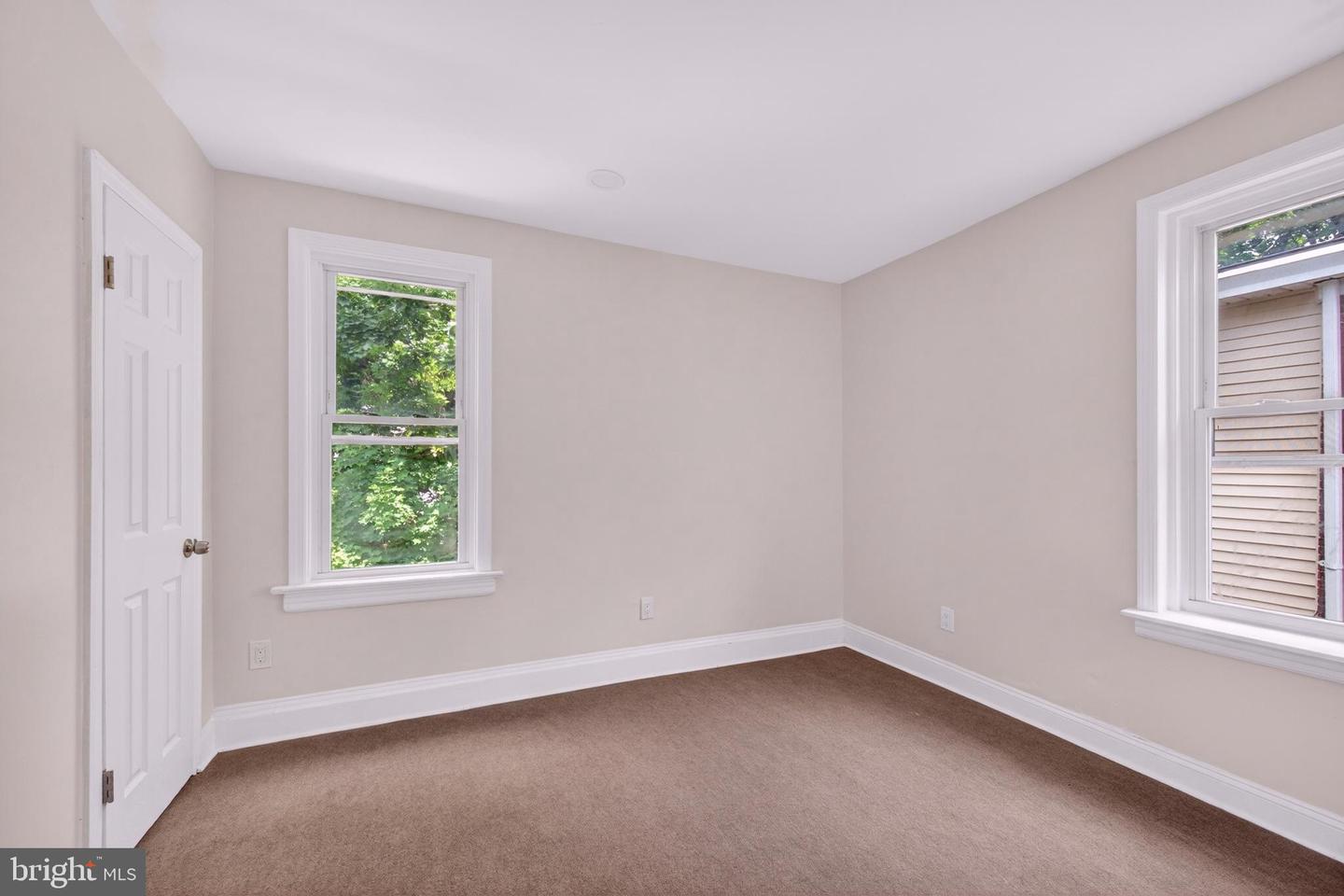 221 Highland Ave Property Photo 21