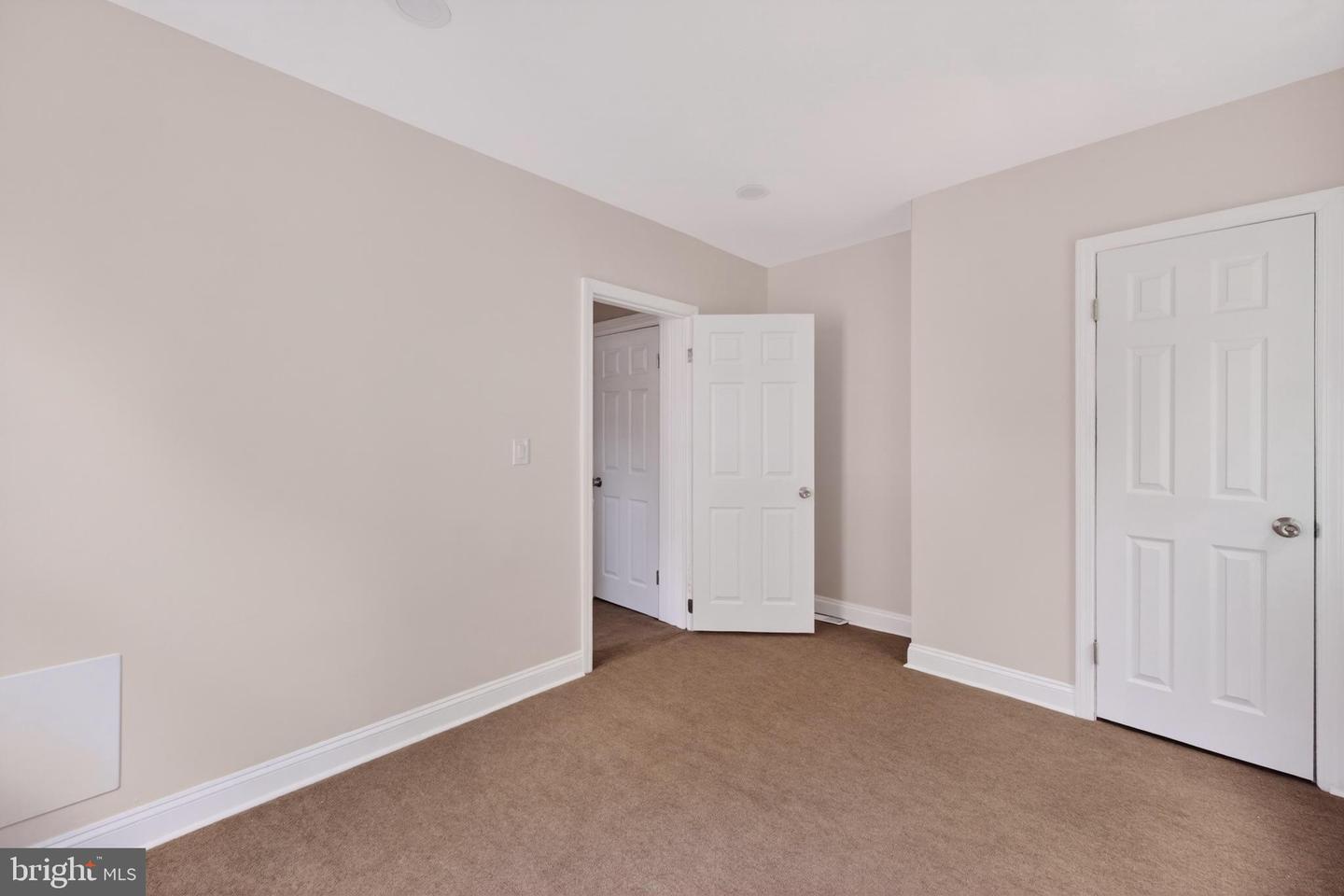 221 Highland Ave Property Photo 22