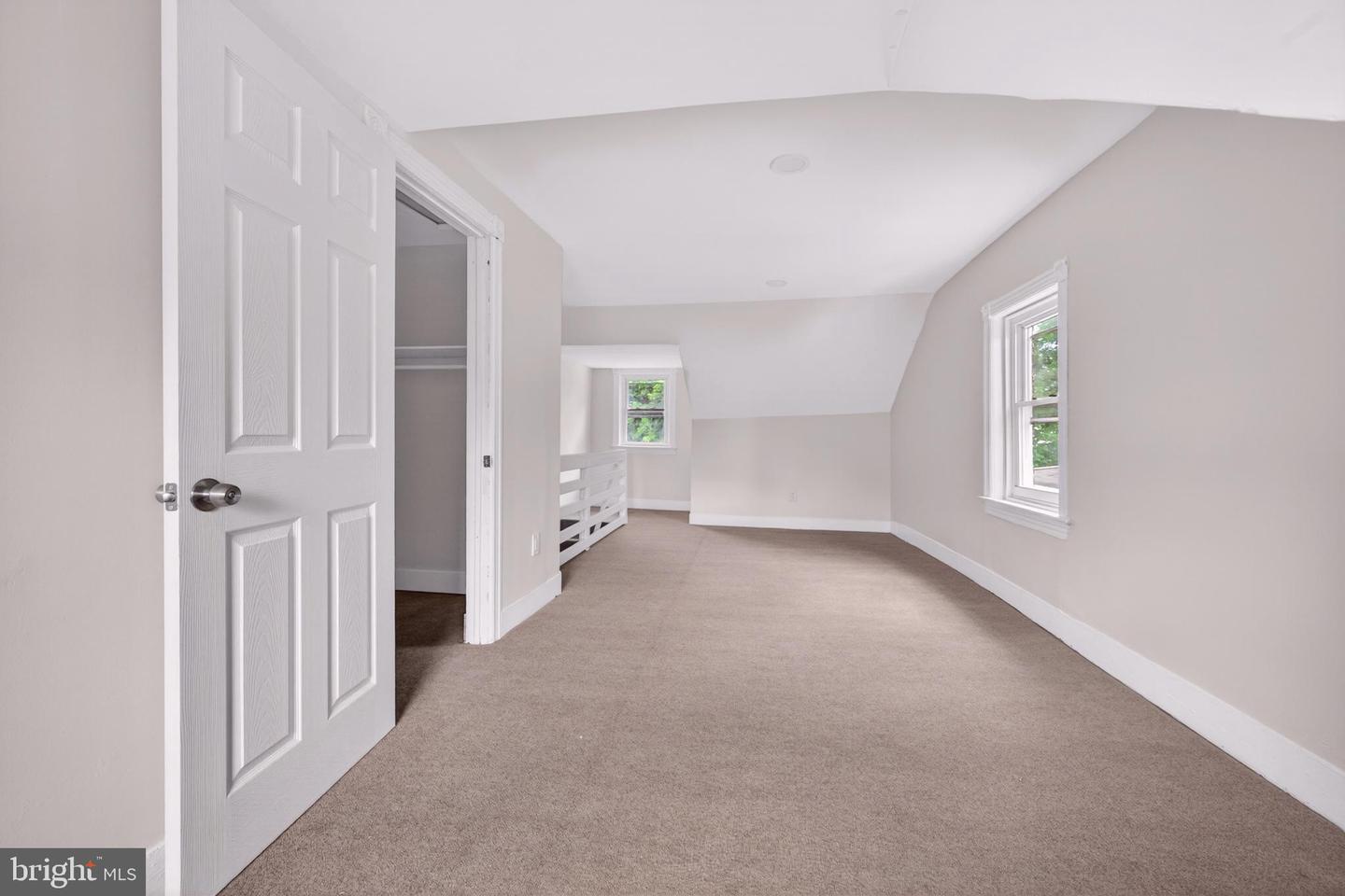 221 Highland Ave Property Photo 26