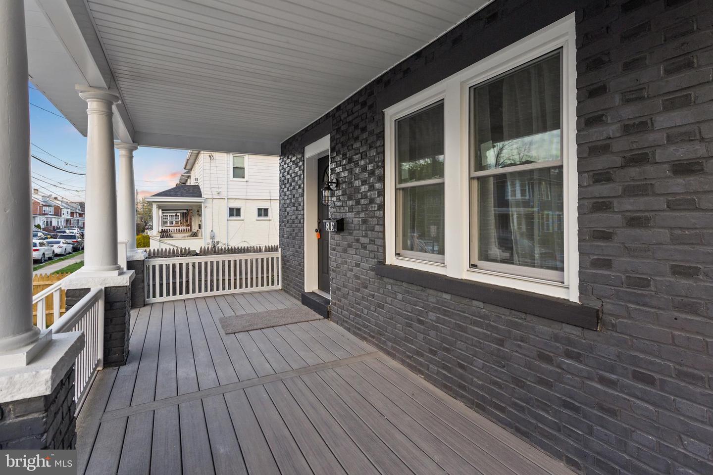 306 Berwyn Ave Property Photo 4
