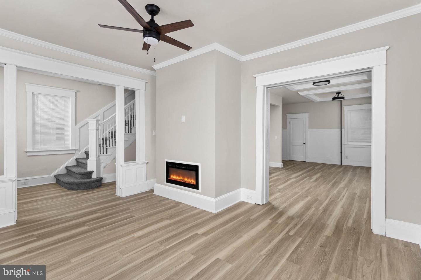 306 Berwyn Ave Property Photo 10