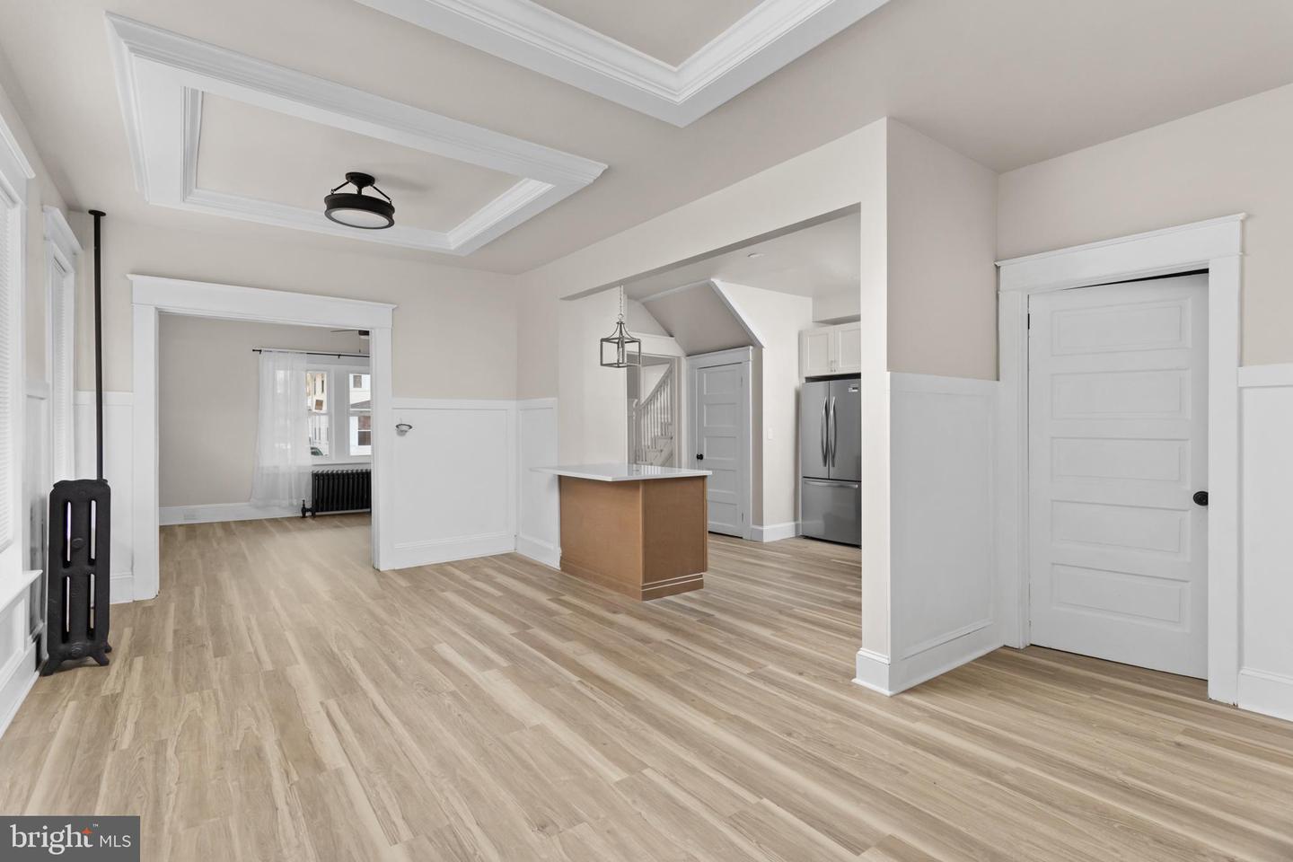 306 Berwyn Ave Property Photo 12