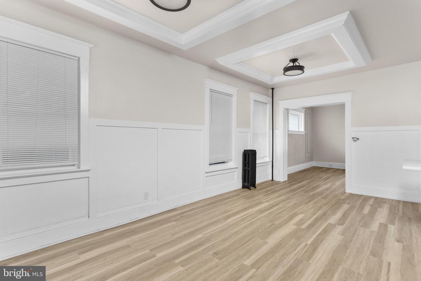 306 Berwyn Ave Property Photo 14