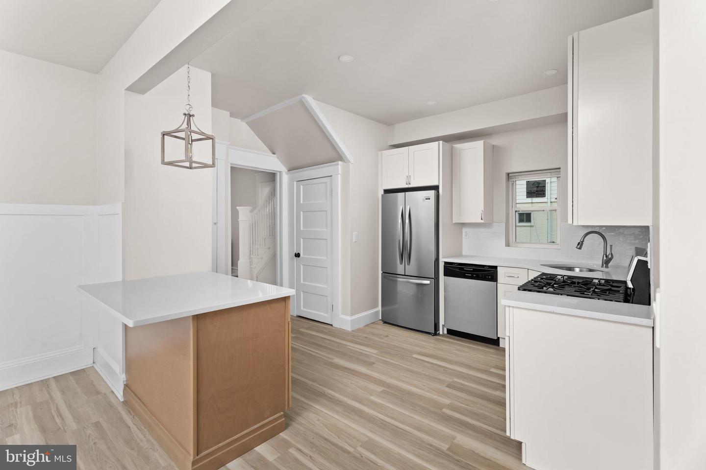 306 Berwyn Ave Property Photo 15