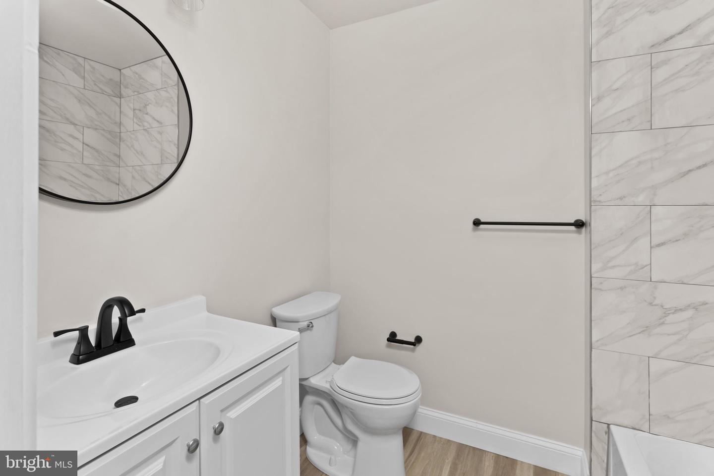 306 Berwyn Ave Property Photo 18