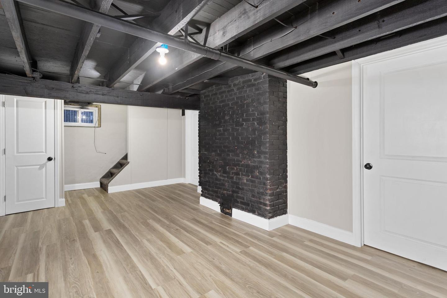 306 Berwyn Ave Property Photo 28