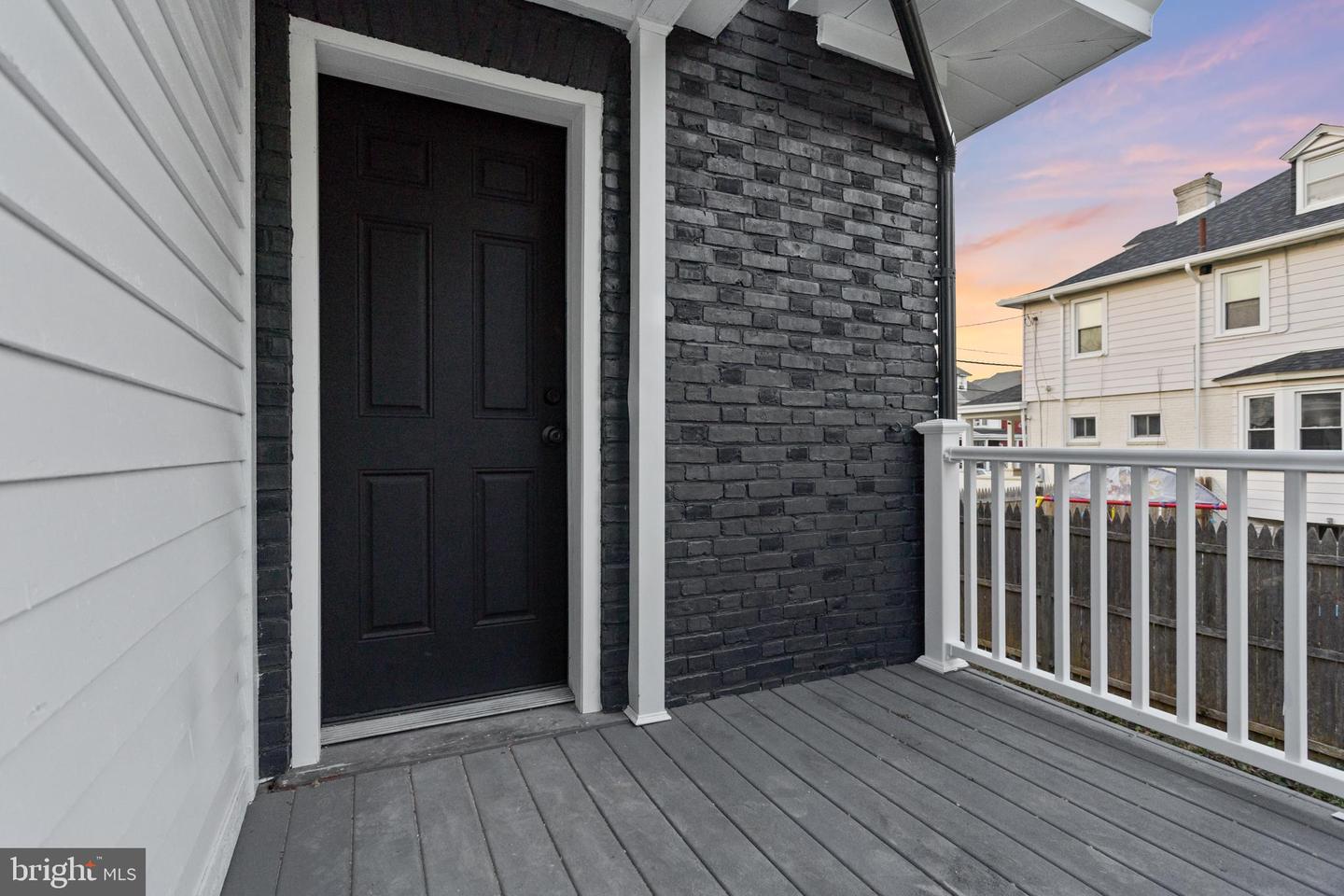 306 Berwyn Ave Property Photo 32