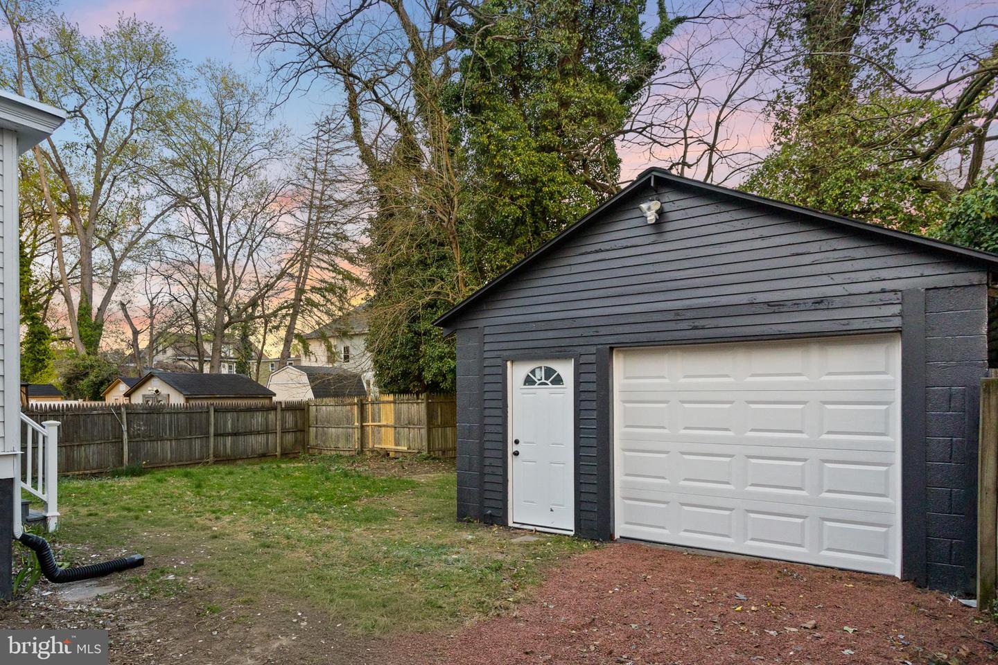 306 Berwyn Ave Property Photo 34