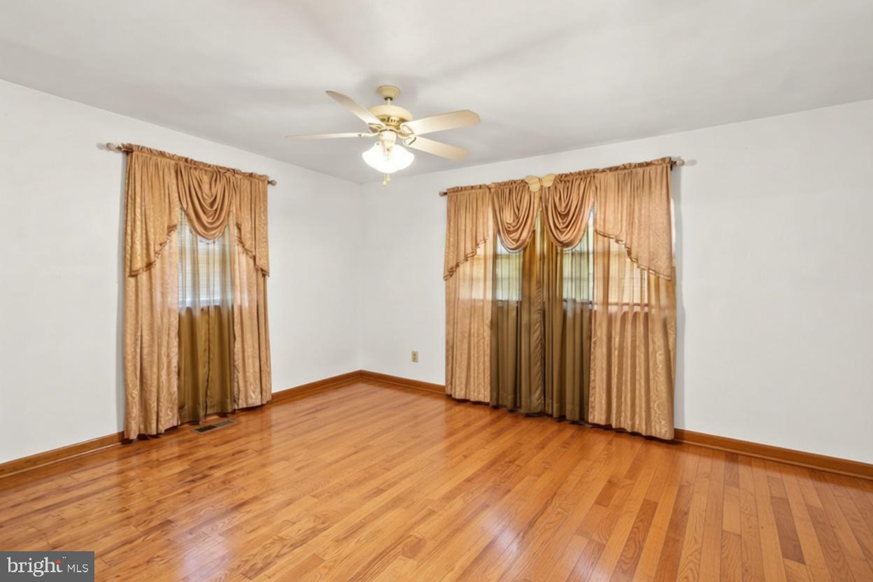 12 Sedgwick Rd Property Photo 12
