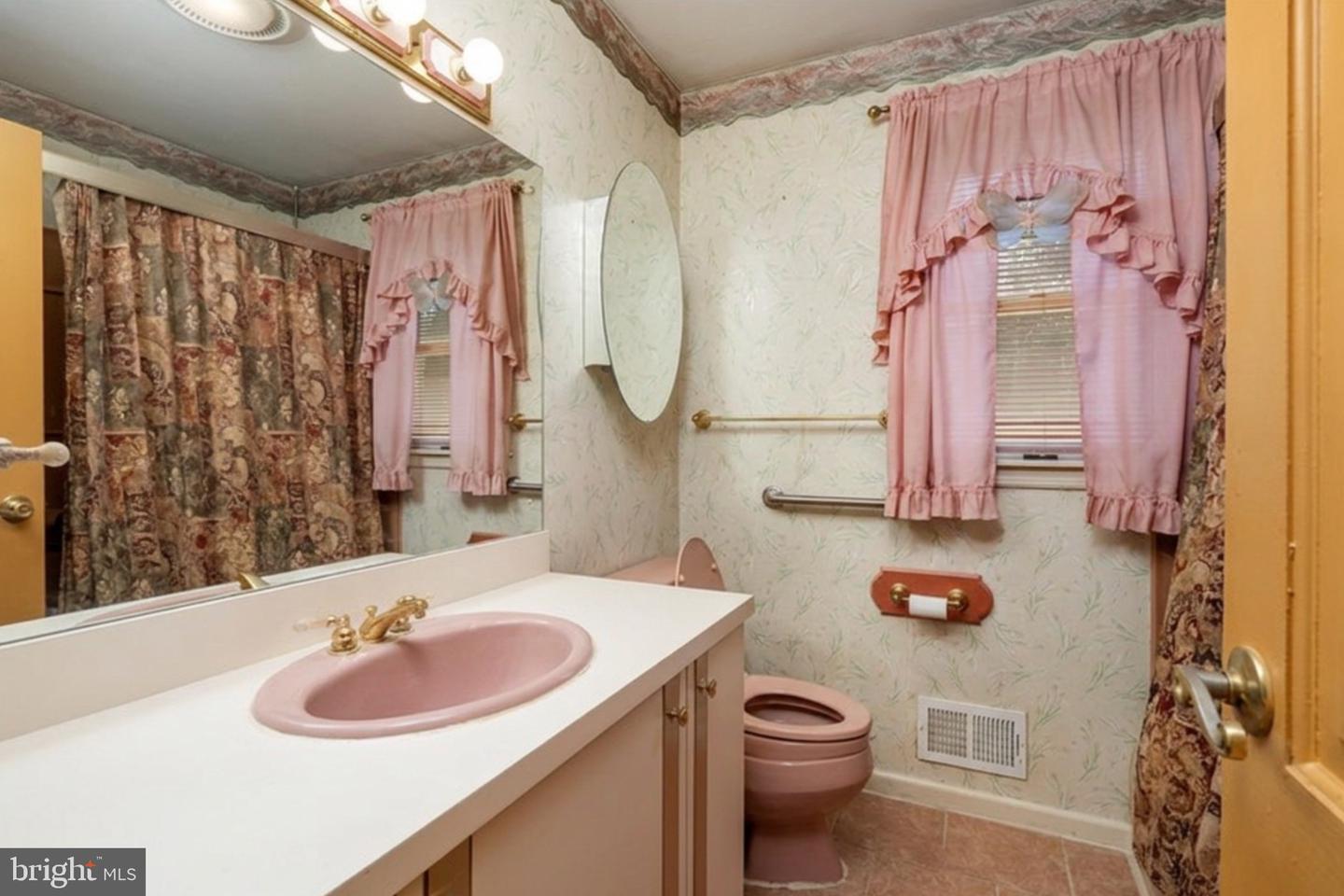 12 Sedgwick Rd Property Photo 15