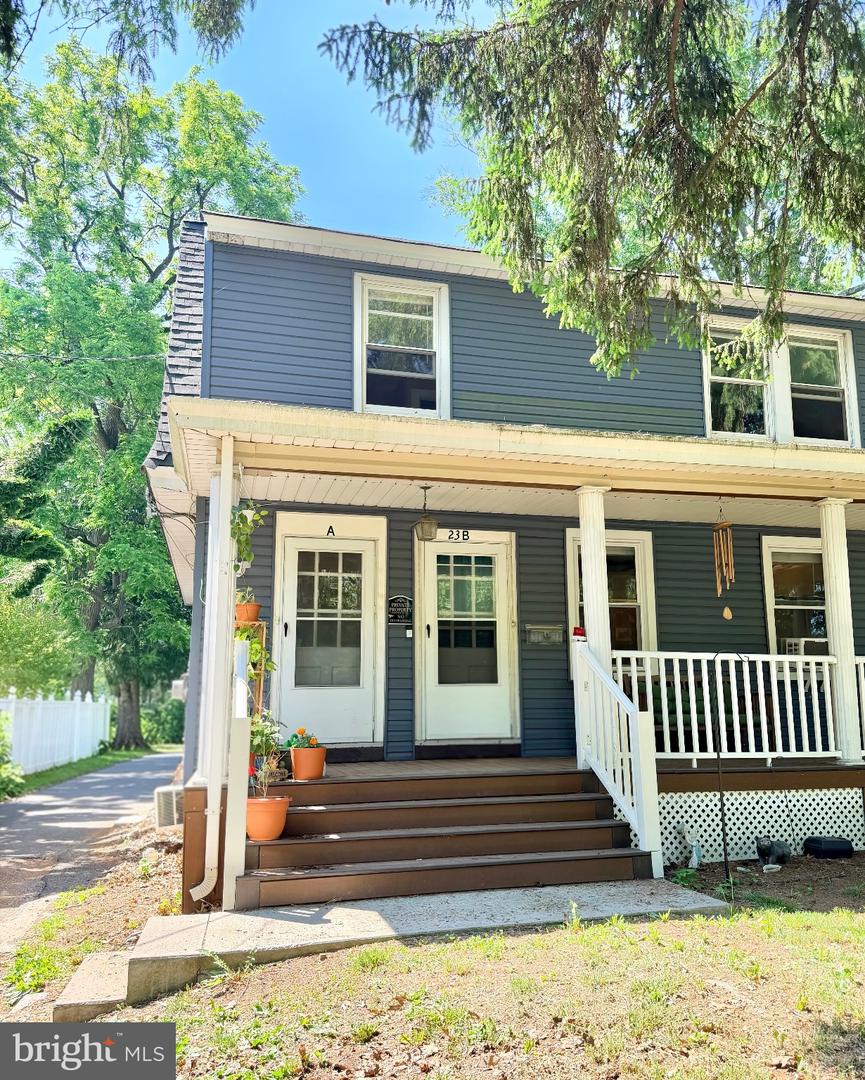 23 CARLTON AVE Property Photo 1