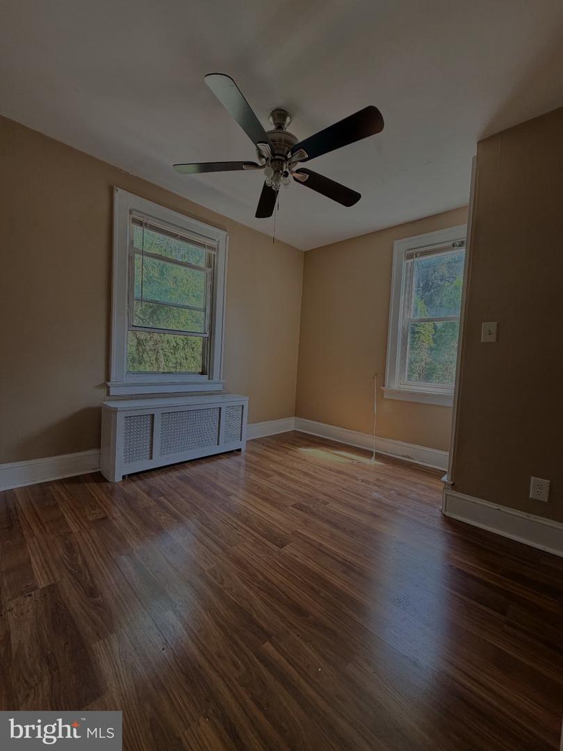 23 Carlton Ave Property Photo 2