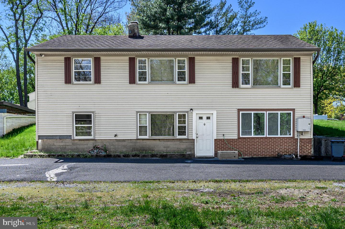 784 Yardville Hamilton Square Rd Property Photo 1