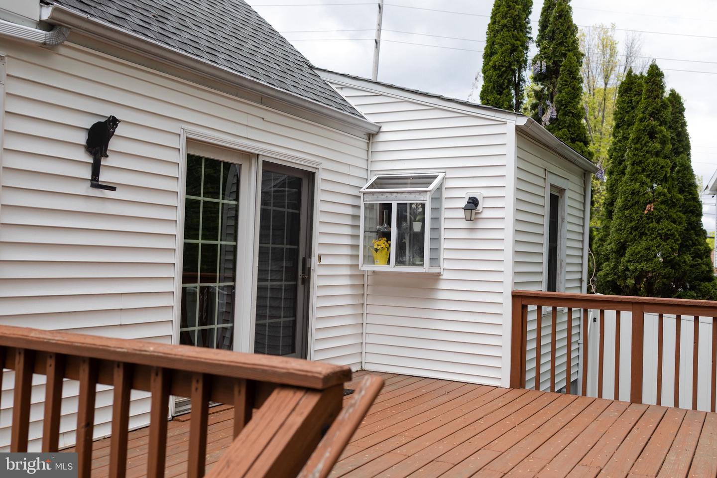 423 Sutherland Rd Property Photo 17