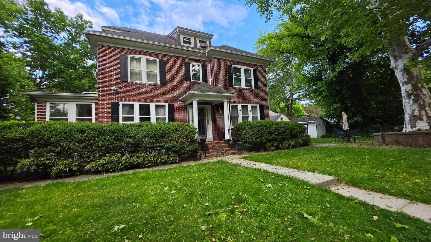 207 READING AVE