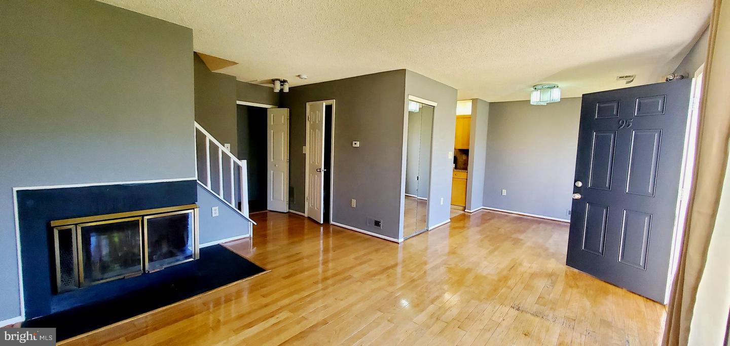 95 O'neill Ct. Property Photo 7