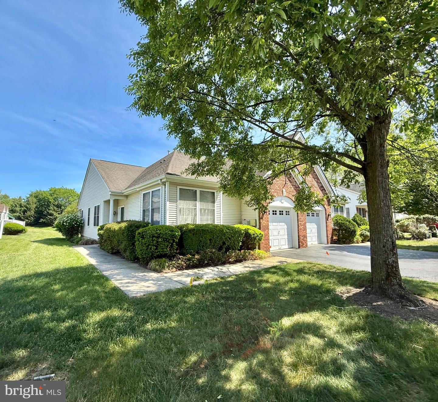 73 Meadowlark Dr Property Photo 1