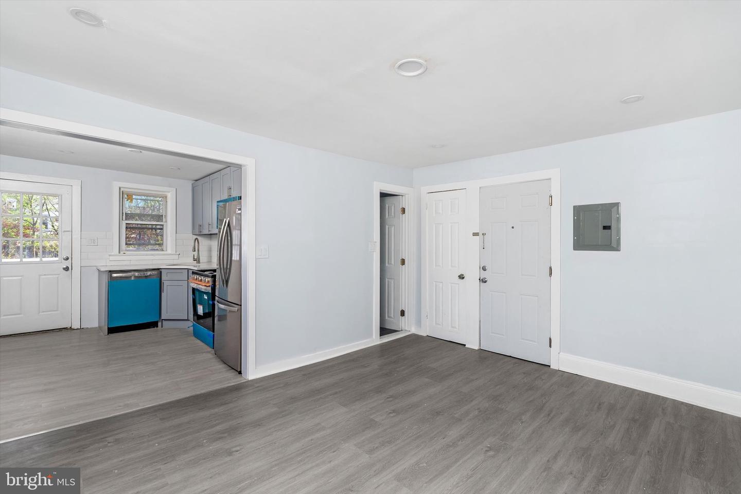 10 Lytle St #3 Property Photo 9