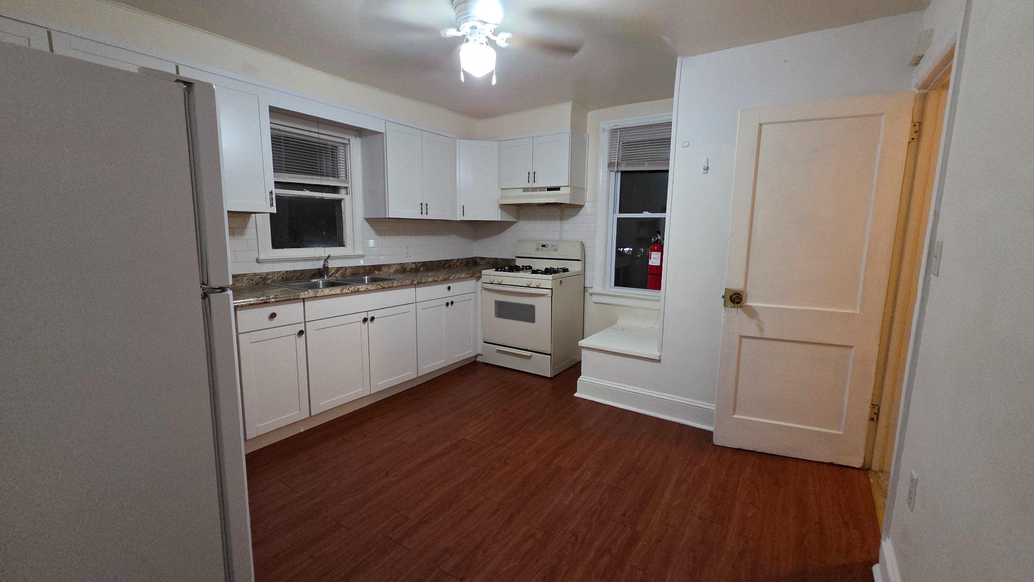 23 Vincent Ave #2nd Floor Property Photo 5