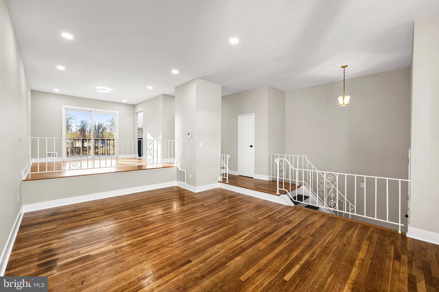 641 Ydv-ham Square Property Photo 9